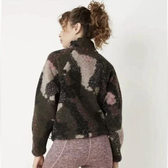 JoyLab Women’s Sherpa Half Zip Pullover Camouflage Sweatshirt Size X-Large - Picture 2 of 9